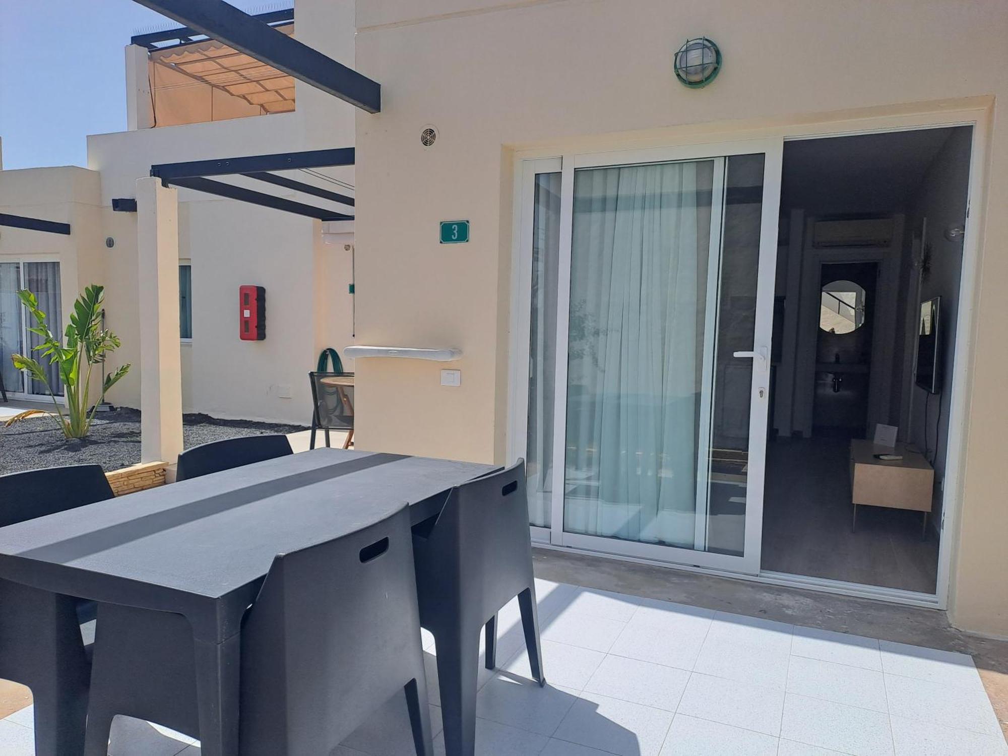 Homeforguest Apartamento Alisios 1 Con Piscina En Corralejo Luaran gambar