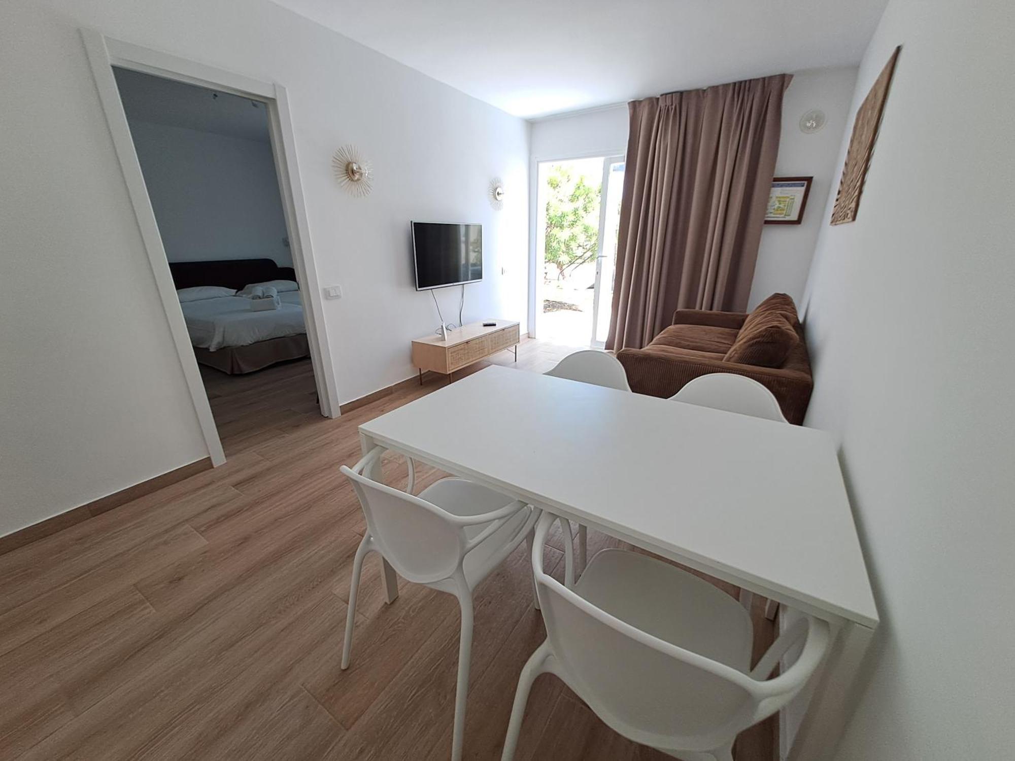Homeforguest Apartamento Alisios 1 Con Piscina En Corralejo Luaran gambar