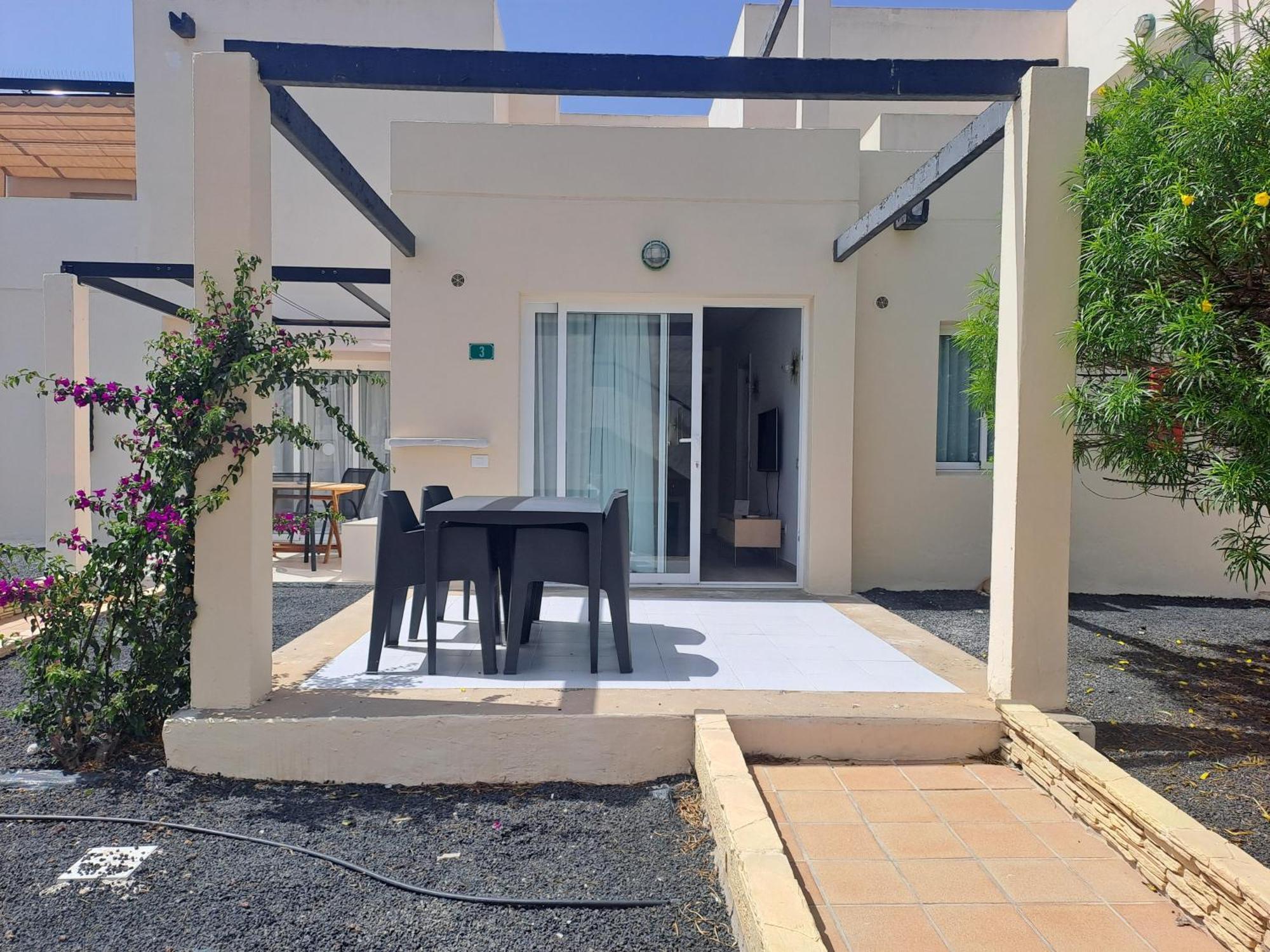 Homeforguest Apartamento Alisios 1 Con Piscina En Corralejo Luaran gambar
